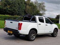 USED 2014 14 ISUZU D-MAX 2.5 TD BLADE DCB 1d AUTO 164 BHP MASSIVE SPEC  LOW MILES , NO VAT