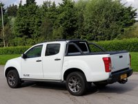 USED 2014 14 ISUZU D-MAX 2.5 TD BLADE DCB 1d AUTO 164 BHP MASSIVE SPEC  LOW MILES , NO VAT