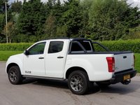 USED 2014 14 ISUZU D-MAX 2.5 TD BLADE DCB 1d AUTO 164 BHP MASSIVE SPEC  LOW MILES , NO VAT