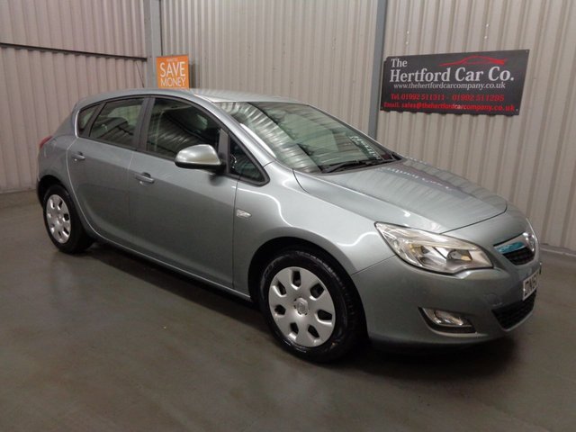 2010 60 Vauxhall Astra 1.6 EXCLUSIV 5d 113 BHP