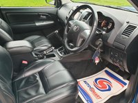 USED 2014 14 TOYOTA HI-LUX 3.0 INVINCIBLE 4X4 D-4D DCB 1d 169 BHP FRONT&REAR PARKING SENSOR ** NO VAT