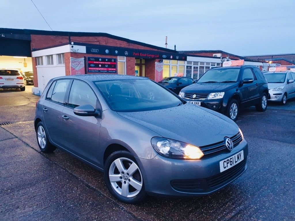 View our VOLKSWAGEN GOLF