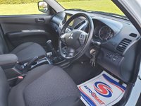 USED 2015 15 MITSUBISHI L200 2.5 DI-D 4X4 CHALLENGER LB DCB 1d 175 BHP R  CAMERA ** BLUETOOTH + 2 KEYS