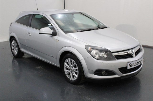 2011 11 VAUXHALL ASTRA 1.6 SRI 3d 113 BHP