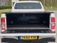 USED 2013 62 TOYOTA HI-LUX 3.0 INVINCIBLE 4X4 D-4D DCB 1d AUTO 169 BHP SAT NAV+LEATHER ** NO VAT ** NO VAT