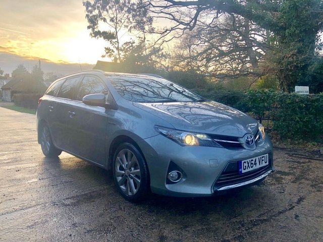 2014 64 Toyota Auris 1.8 VVT-i Excel Touring Sports e-CVT HSD 5dr