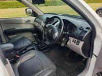 USED 2010 60 MITSUBISHI L200 2.5 DI-D 4X4 WARRIOR LB DCB 1d 175 BHP LEATHER + GLASS CANOPY ** NO VAT