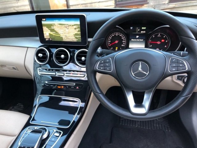 2015 15 Mercedes-Benz  2.1 C300 H SPORT PREMIUM PLUS 4d AUTO 204 BHP