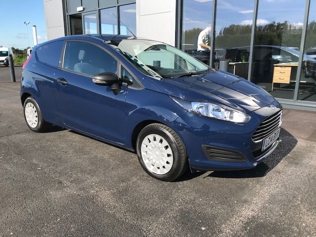 2014 14 Ford Fiesta 1.6 ECONETIC TDCI 95 PS WITH HEATED FRONT SCREEN