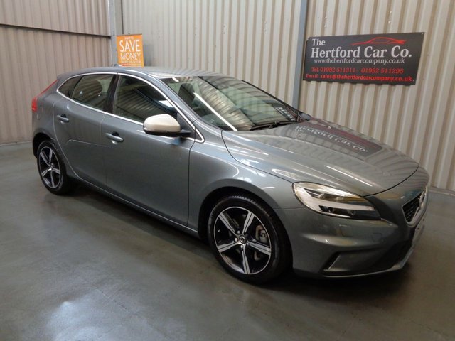 2018 18 Volvo V40 1.5 T2 R-DESIGN NAV PLUS 5d AUTO 120 BHP