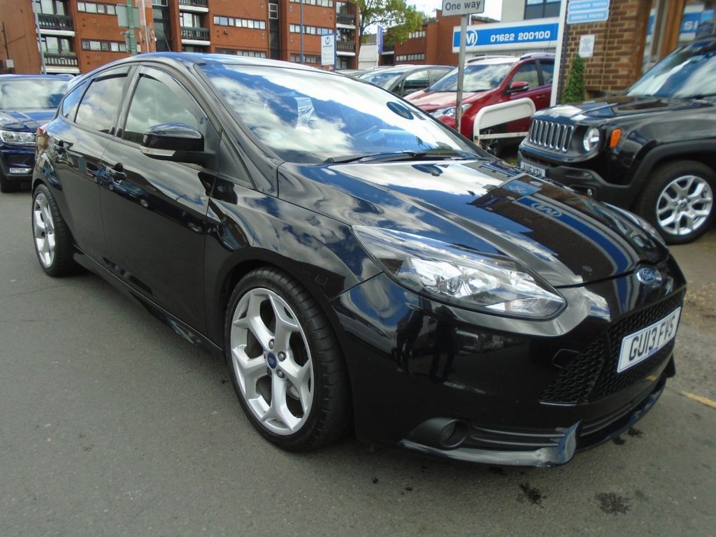 View our FORD FOCUS