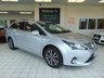 USED 2014 64 TOYOTA AVENSIS 2.0 D-4D ICON 5d 124 BHP FULL SERVICE HISTORY + SATELLITE NAVIGATION + BLUETOOTH + REVERSING CAMERA + PRIVACY GLASS + CD RADIO + ALLOYS + CRUISE CONTROL + CLIMATE CONTROL + ALARM + LOW CAR TAX