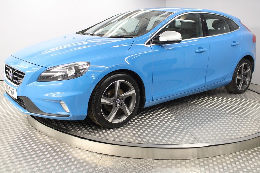 View our VOLVO V40