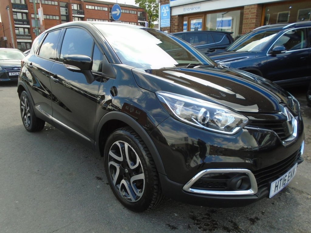 View our RENAULT CAPTUR