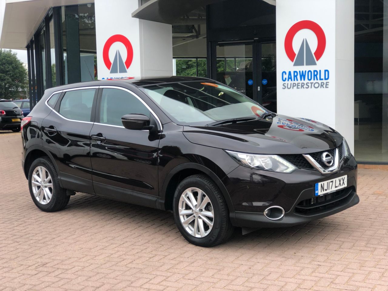 View our NISSAN QASHQAI