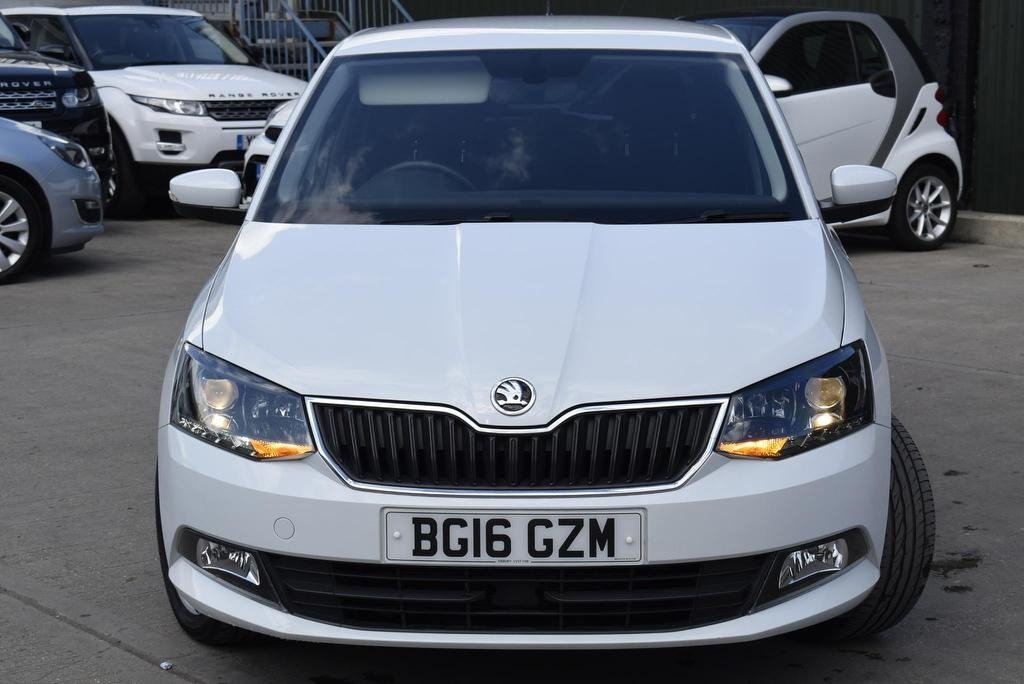 Skoda Fabia 2015 1 2 Tsi 90 Review Car Magazine