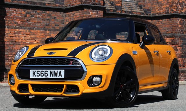 2016 66 MINI Hatch Cooper 2.0 COOPER S 5d 189 BHP [ JCW BODYKIT ]