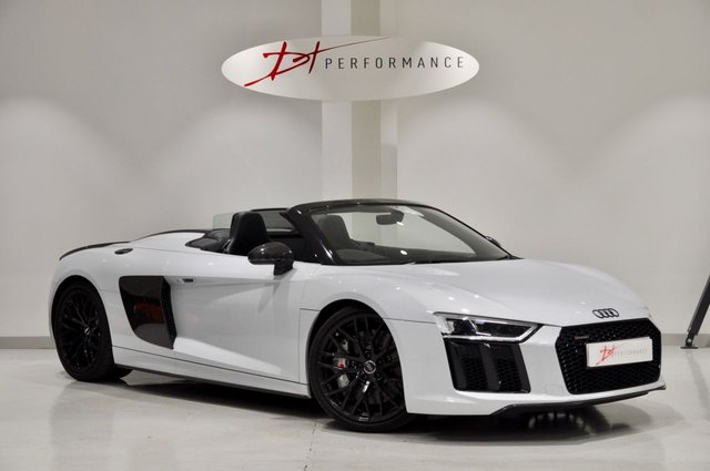 2017 67 Audi R8 5.2 V10 PLUS QUATTRO 2d AUTO 602 BHP