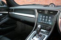 USED 2016 16 PORSCHE 911 3.0 CARRERA PDK 2d AUTO 364 BHP 