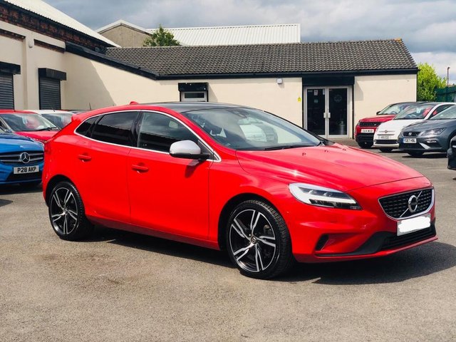 2017 17 Volvo V40 2.0 D3 R-DESIGN PRO 5d 148 BHP