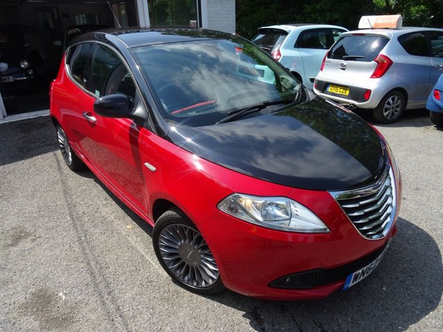 2012 62 Chrysler Ypsilon 0.9 BLACK AND RED TWINAIR 5d 85 BHP