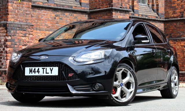 2013 13 Ford Focus 2.0 ST-2 5d 247 BHP [ SONY ]
