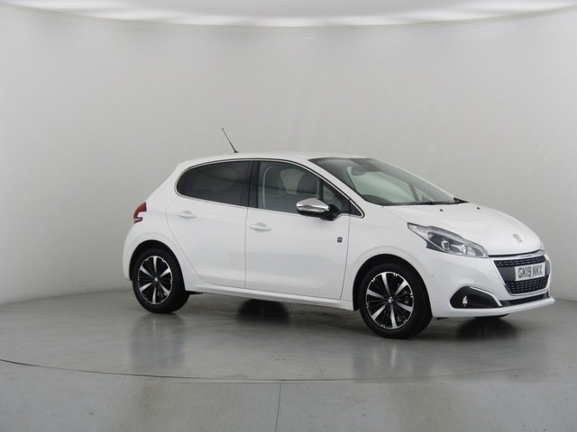 View our PEUGEOT 208
