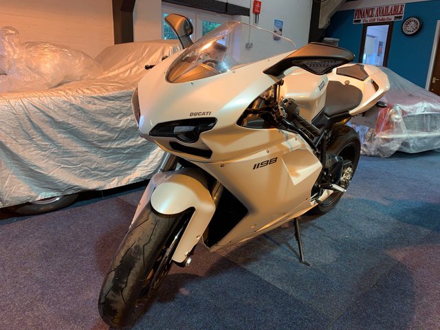 2010 10 Ducati 1198 1198 