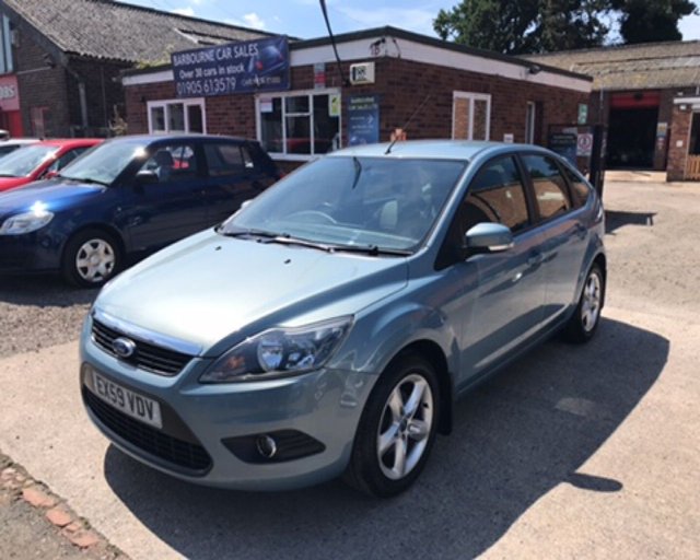 2009 59 Ford Focus 1.6 ZETEC 5d 100 BHP