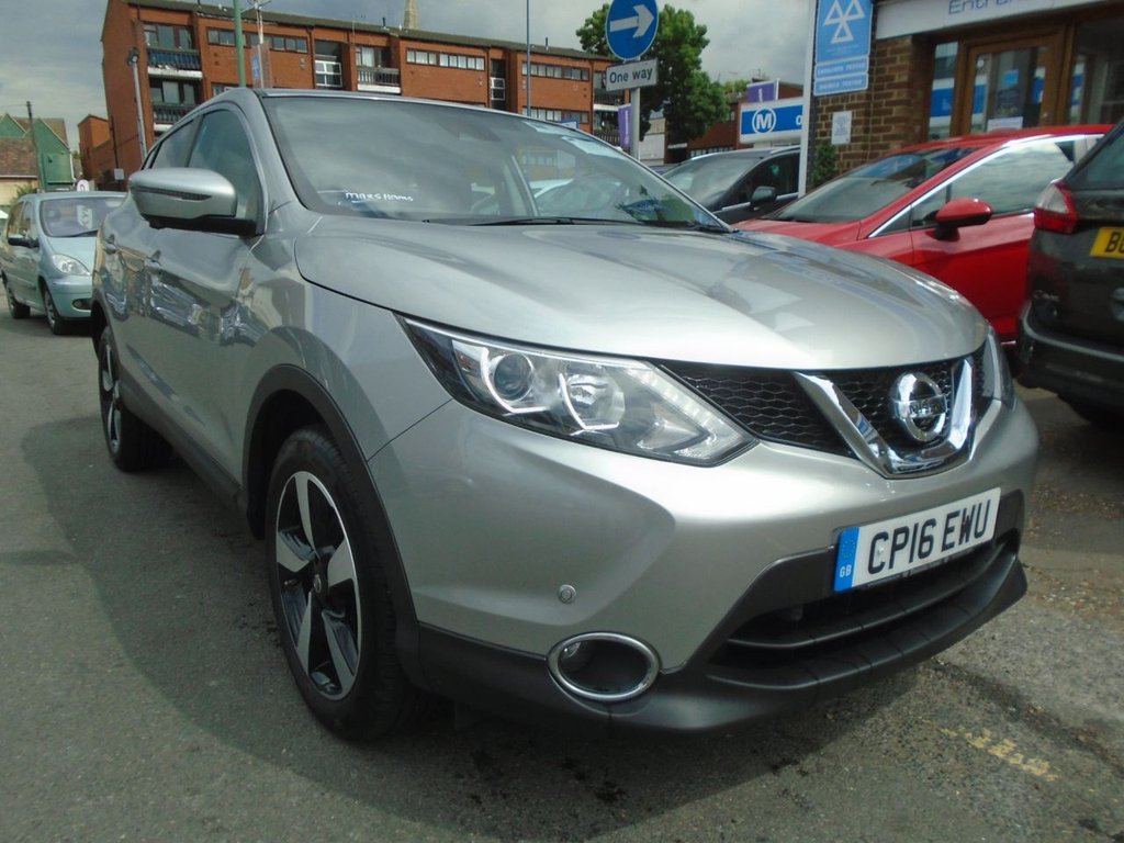View our NISSAN QASHQAI