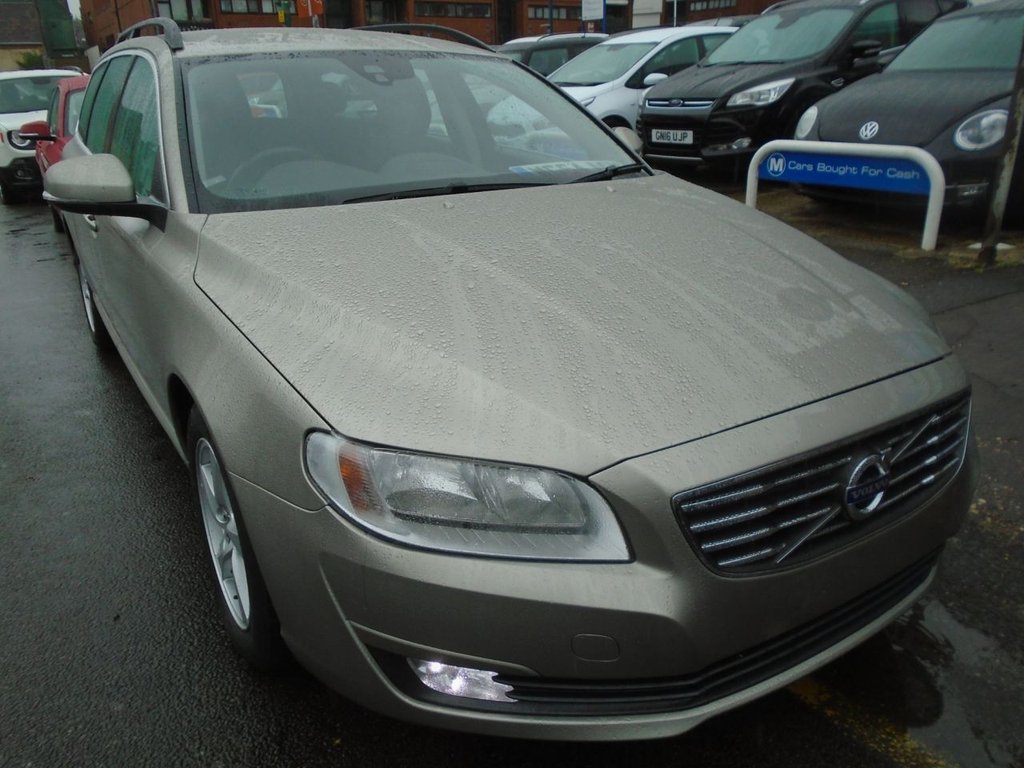 View our VOLVO V70