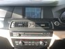 USED 2010 10 BMW 5 SERIES 3.0 535I SE 4d AUTO 302 BHP STUNNING WELL MAINTAINED EXAMPLE WITH ALLOY WHEELS, PARK SENSORS, CREAM HEATED LEATHER SEATS, AUX/USB/RADIO/CD, CRUISE CONTROL, CLIMATE CONTROL, SATELLITE NAVIGATION, SERVICE HISTORY