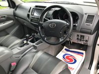 USED 2010 10 TOYOTA HI-LUX 3.0 INVINCIBLE 4X4 D-4D DCB 1d AUTO 169 BHP FULL LEATHER + SAT NAV ** NO VAT **