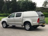 USED 2010 10 TOYOTA HI-LUX 3.0 INVINCIBLE 4X4 D-4D DCB 1d AUTO 169 BHP FULL LEATHER + SAT NAV ** NO VAT **