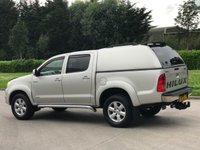 USED 2010 10 TOYOTA HI-LUX 3.0 INVINCIBLE 4X4 D-4D DCB 1d AUTO 169 BHP FULL LEATHER + SAT NAV ** NO VAT **