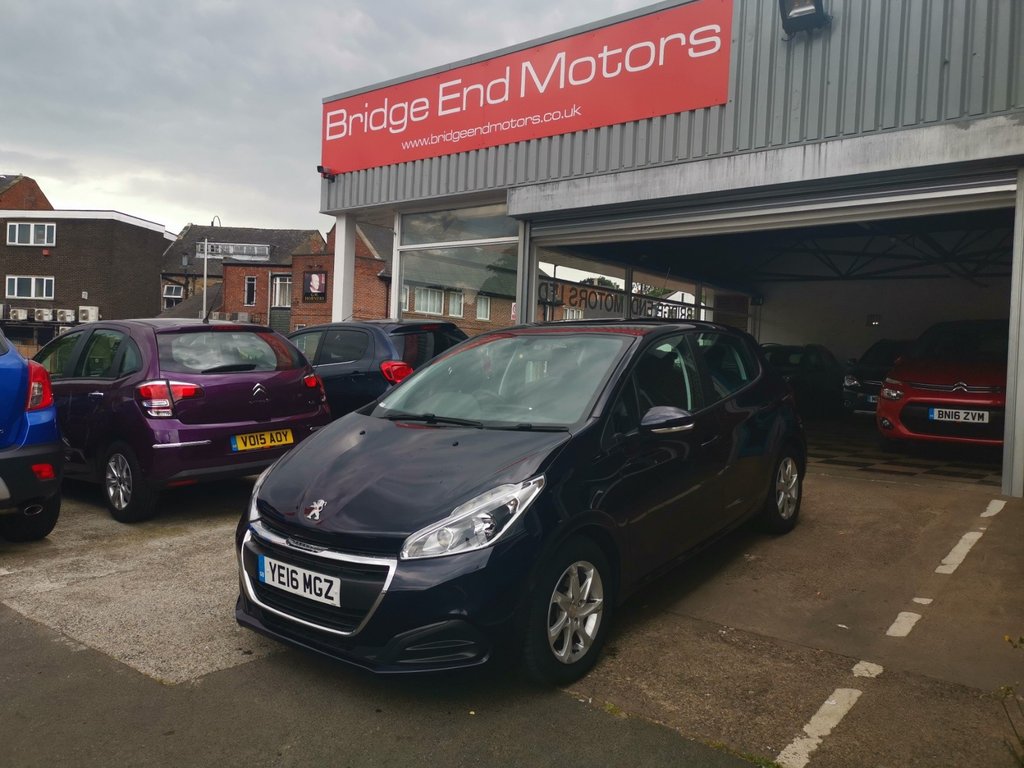 View our PEUGEOT 208