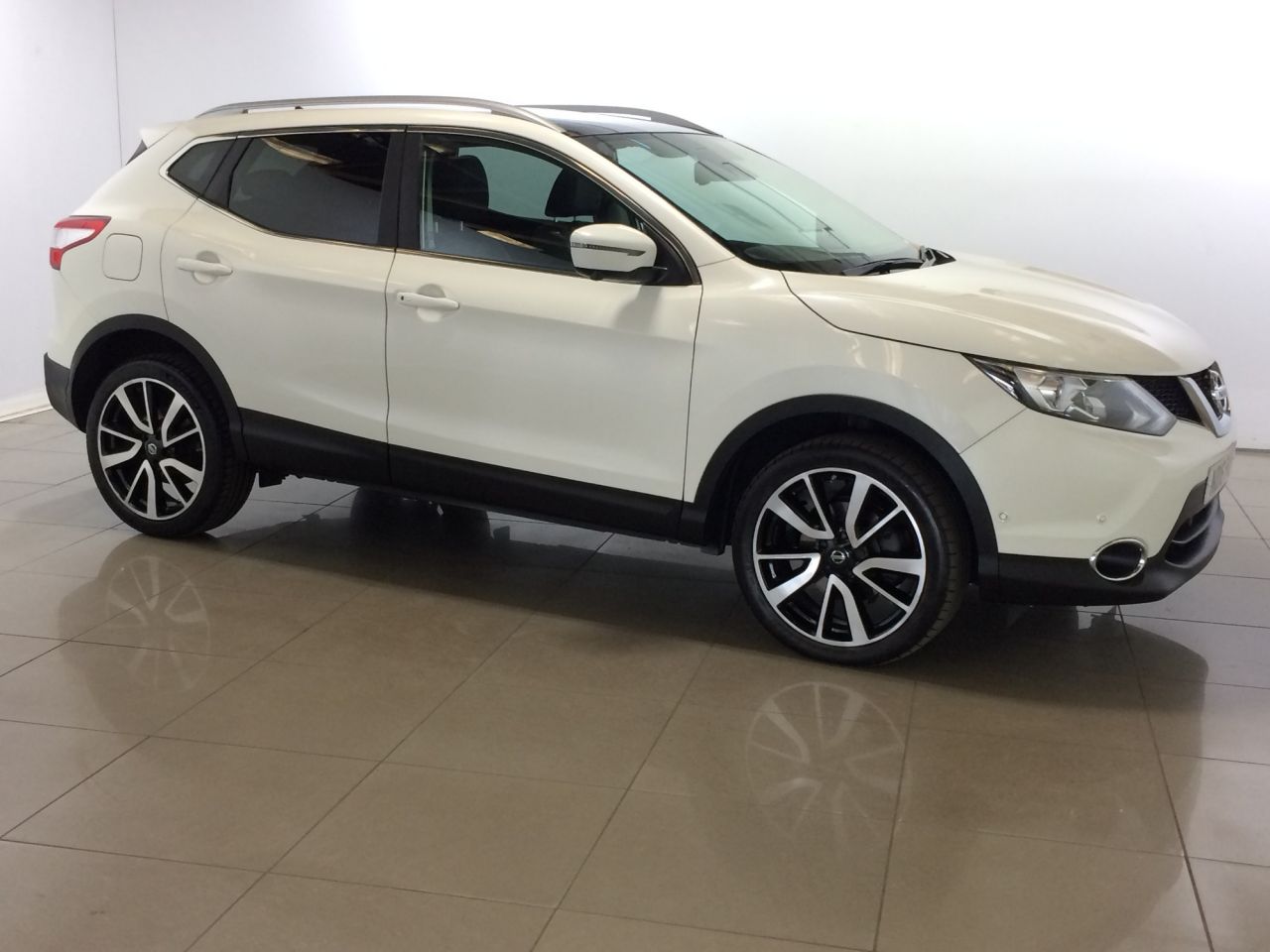 View our NISSAN QASHQAI