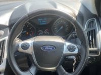 USED 2013 13 FORD FOCUS 1.6 ZETEC 5d AUTO 124 BHP VERY LOW GENUINE MILES *  AIR CONDITION *  ALLOY WHEELS *