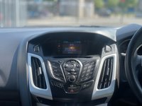 USED 2013 13 FORD FOCUS 1.6 ZETEC 5d AUTO 124 BHP VERY LOW GENUINE MILES *  AIR CONDITION *  ALLOY WHEELS *