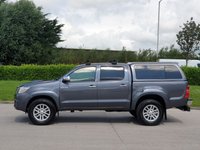 USED 2012 12 TOYOTA HI-LUX 3.0 INVINCIBLE 4X4 D-4D DCB 1d AUTO 169 BHP ** NO VAT * CANOPY+PARKING SENSORS
