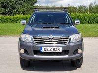 USED 2012 12 TOYOTA HI-LUX 3.0 INVINCIBLE 4X4 D-4D DCB 1d AUTO 169 BHP ** NO VAT * CANOPY+PARKING SENSORS