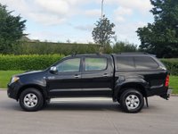 USED 2009 09 TOYOTA HI-LUX 3.0 4X4 D-4D D/C 1d 169 BHP FULL HISTORY * 10 STAMPS IN BOOK *