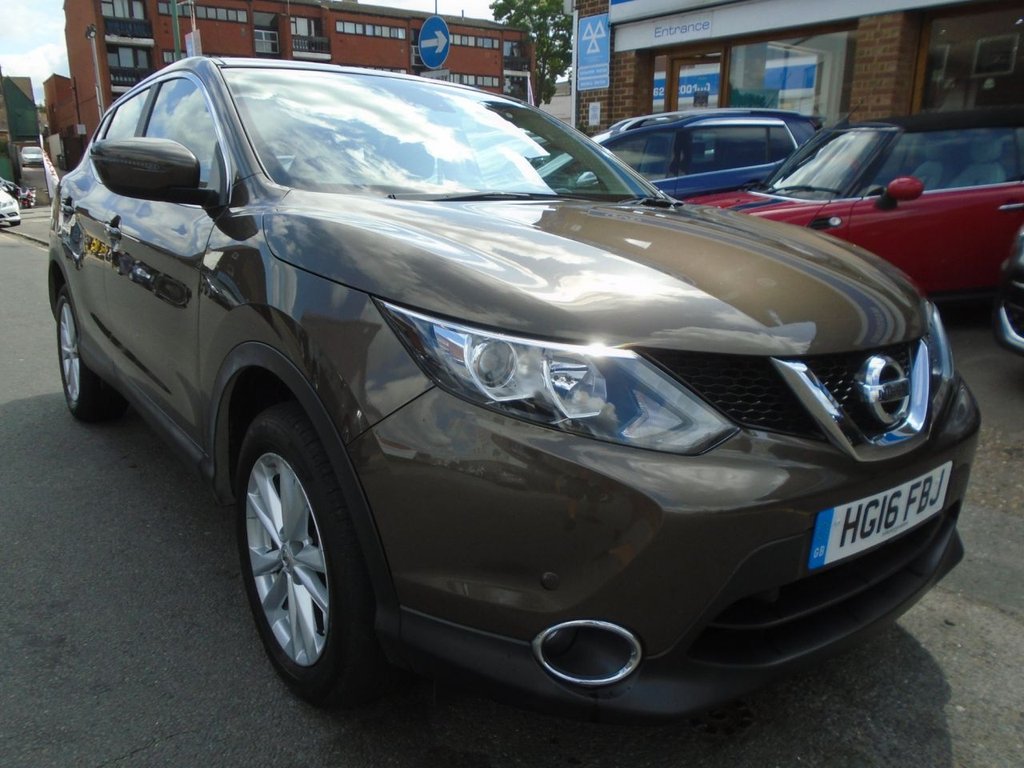 View our NISSAN QASHQAI