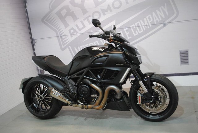 2011 11 Ducati Diavel 1198cc