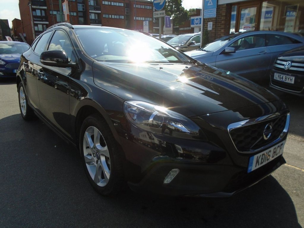 View our VOLVO V40