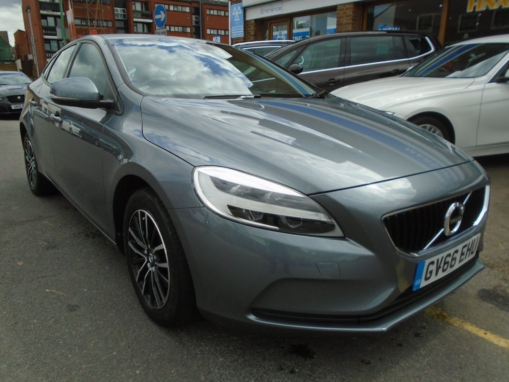 View our VOLVO V40