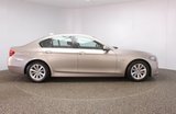 USED 2014 14 BMW 5 SERIES 2.0 520D SE 4DR AUTO SAT NAV HEATED LEATHER SEATS 181 BHP FULL SERVICE HISTORY + HEATED LEATHER SEATS + SATELLITE NAVIGATION + PARKING SENSOR + BLUETOOTH + CRUISE CONTROL + CLIMATE CONTROL + MULTI FUNCTION WHEEL + ELECTRIC SEATS + XENON HEADLIGHTS + DAB RADIO + ELECTRIC WINDOWS + RADIO/CD/AUX/USB + ELECTRIC MIRRORS + 17 INCH ALLOY WHEELS