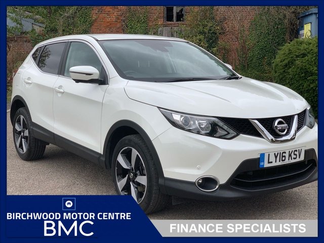 View our NISSAN QASHQAI