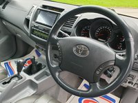 USED 2011 61 TOYOTA HI-LUX 3.0 INVINCIBLE 4X4 D-4D DCB 1d AUTO 169 BHP FULL HISTORY + T, BELT KIT CHANGED