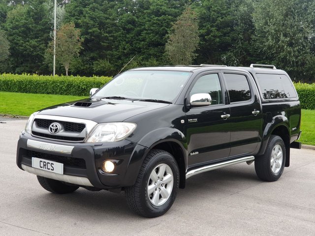 2011 61 Toyota HI-Lux 3.0 INVINCIBLE 4X4 D-4D DCB 1d AUTO 169 BHP